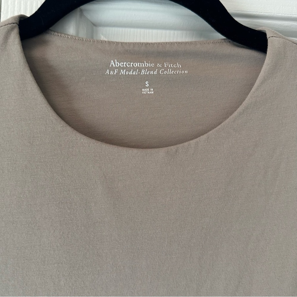 Abercrombie and Fitch Modal Tan Ruched Sleeveless Thong Bodysuit Women’s Small - Picture 2 of 5